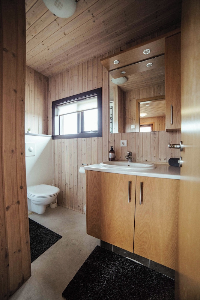 Traditional Cottage, 2 Bedrooms, Hot Tub photo 2