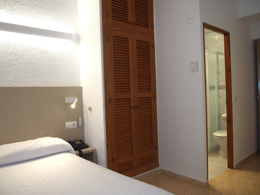 Economy Single Room