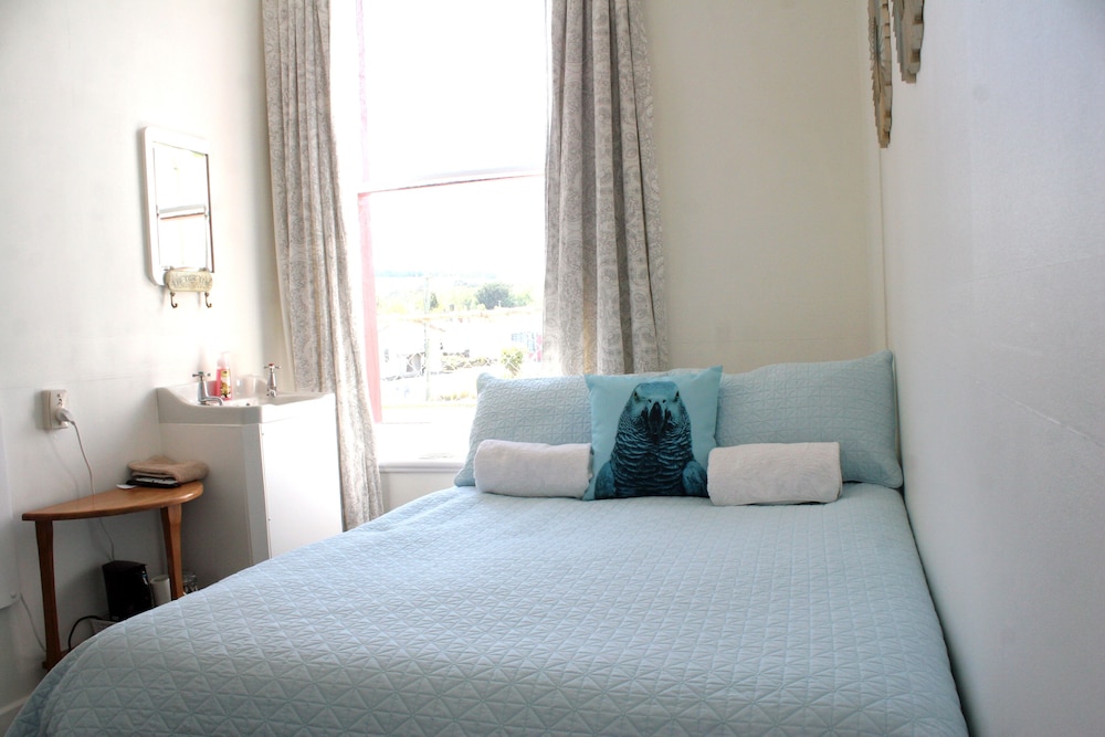 Room 7 Double photo 1