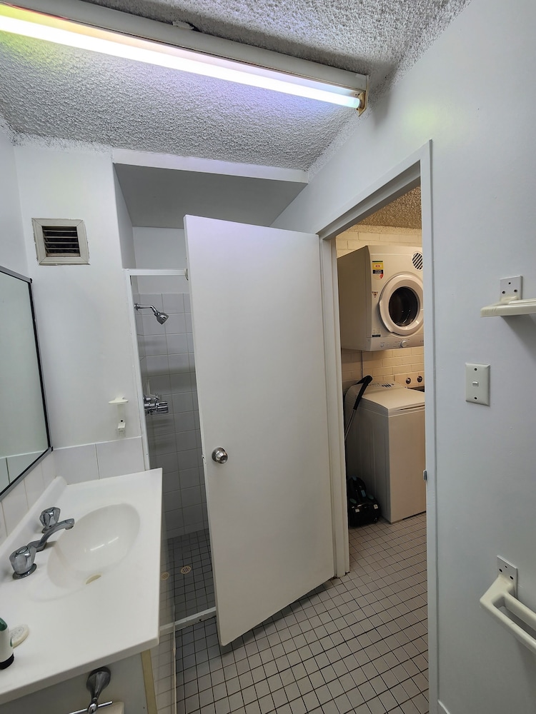 Two Bedroom Apartment Queen and Twin - Photo 8