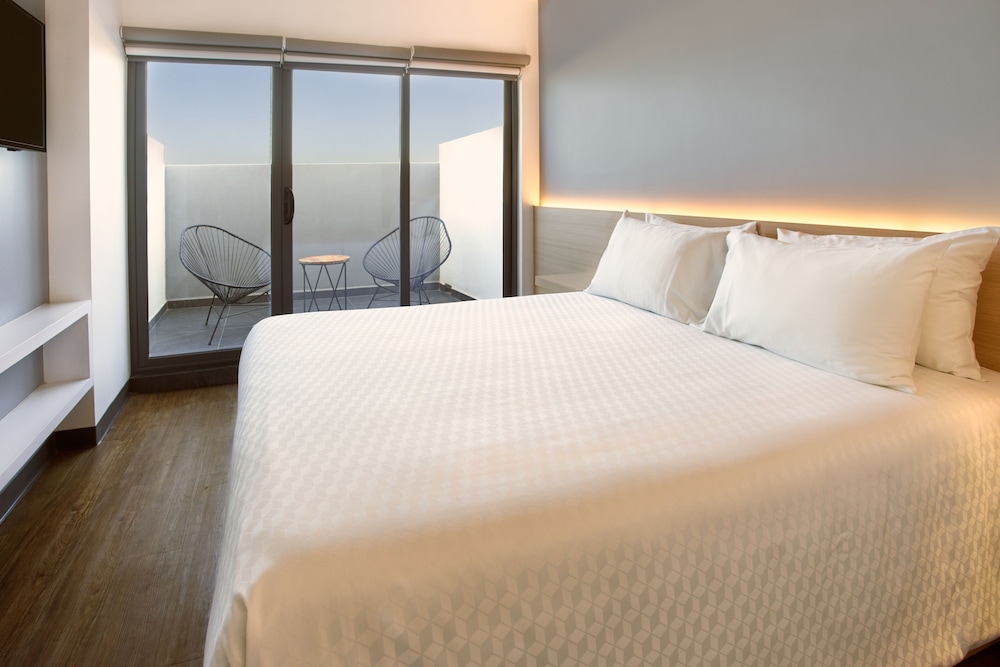 Executive Room, 1 Queen Bed - Photo 1