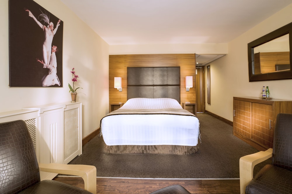 Deluxe Double Room - Photo 13