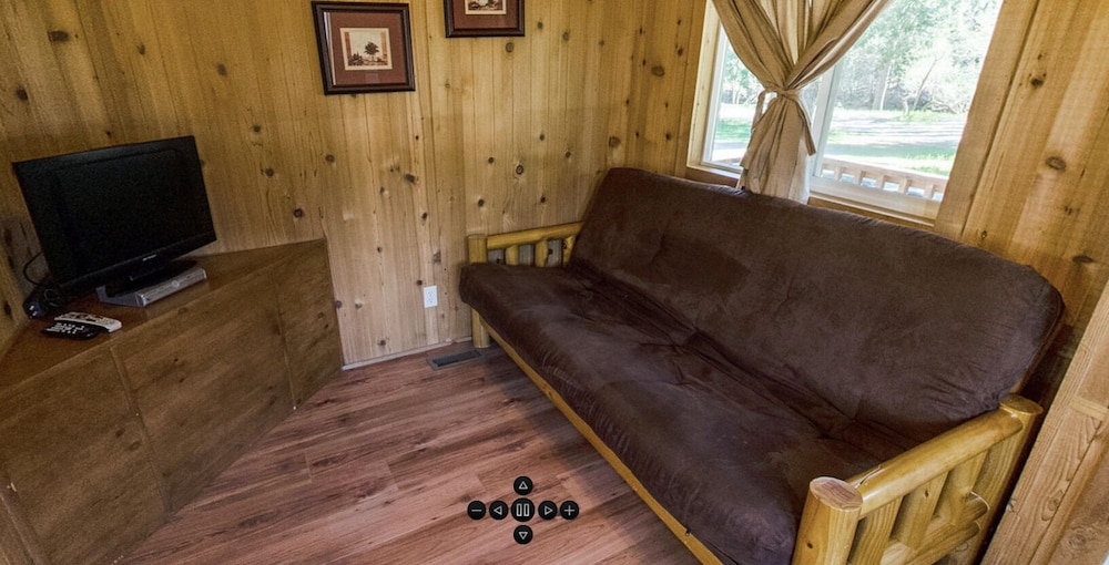 Cabin, 1 Bedroom, Non Smoking (Ramp, Linens Included) photo 3