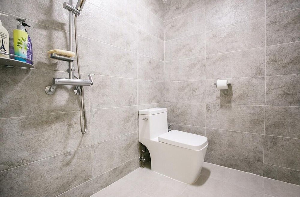 Suite (Gray) photo 3