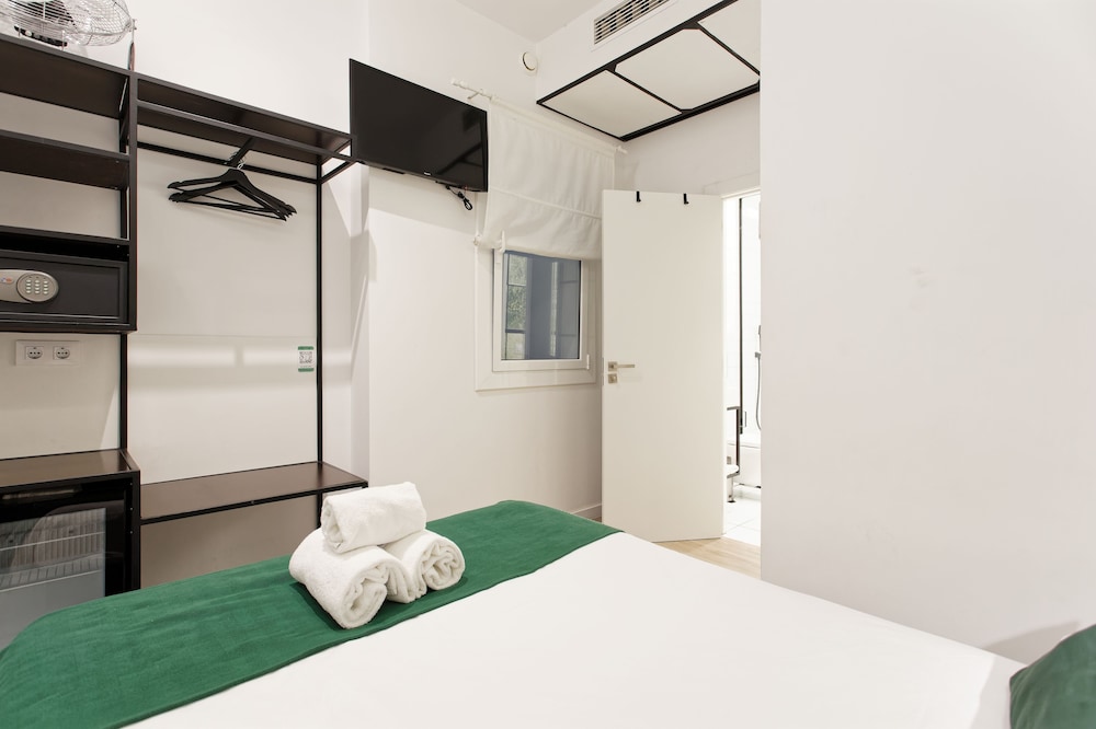 Economy Double Room photo 2