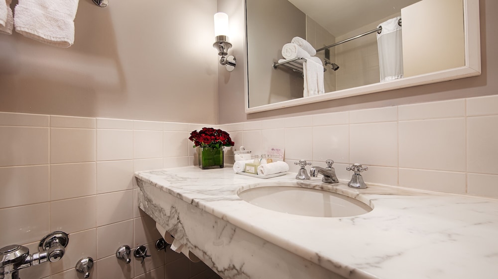 Signature Double Room, 2 Double Beds, Accessible - Photo 6