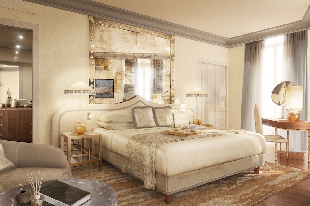 Family Room, Connecting Rooms