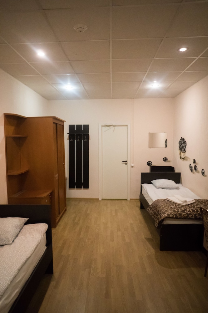 Economy Triple Room photo 1