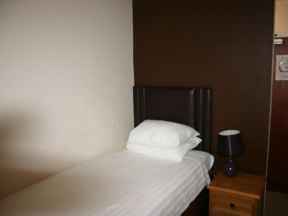 Single Room, Ensuite photo 2