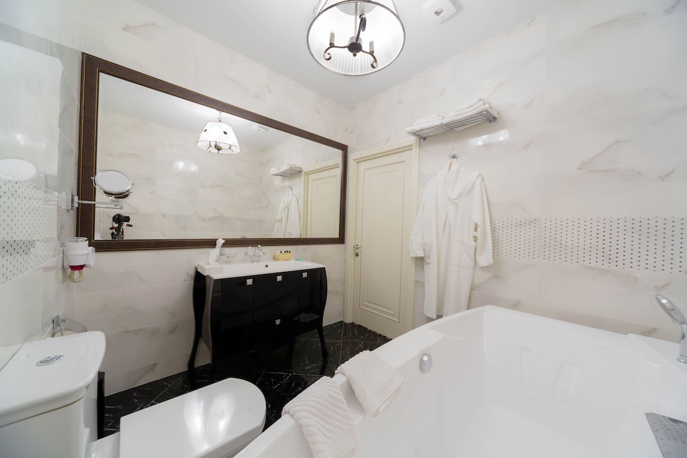 Grand Room photo 2