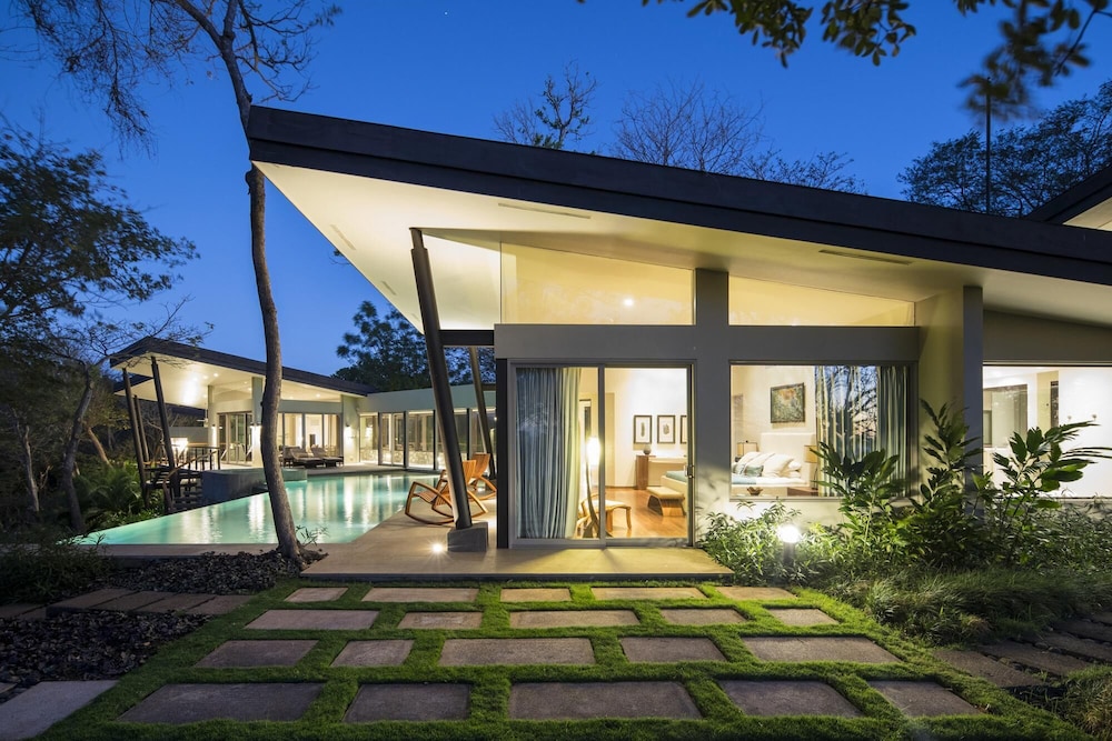 Villa photo 3