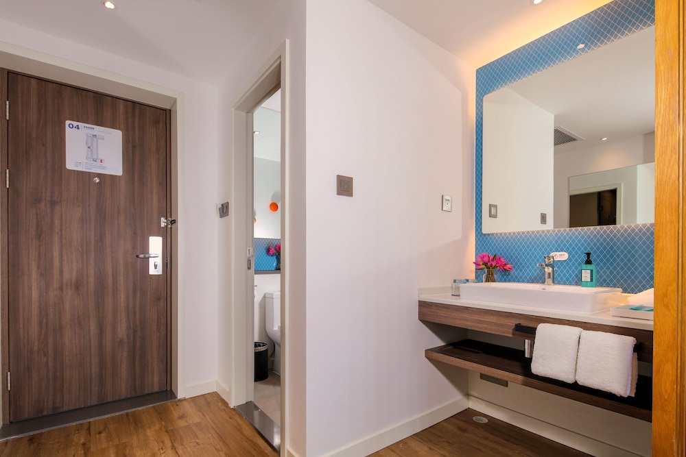 Standard Room, 2 Twin Beds - Photo 2