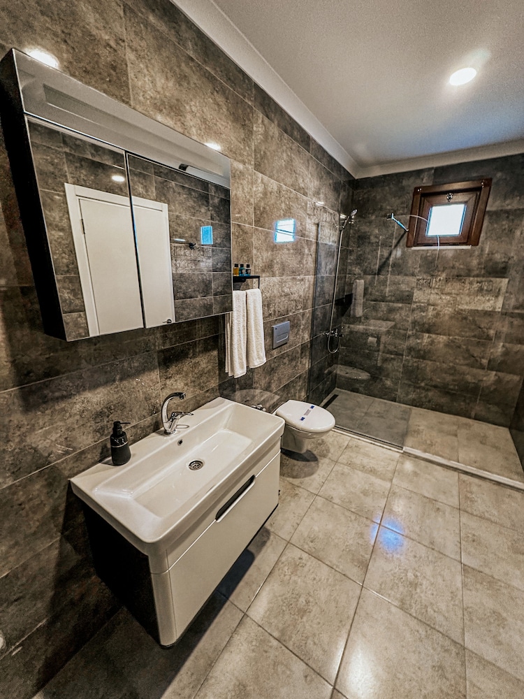 Standard Double Room, 1 Bedroom - Photo 6