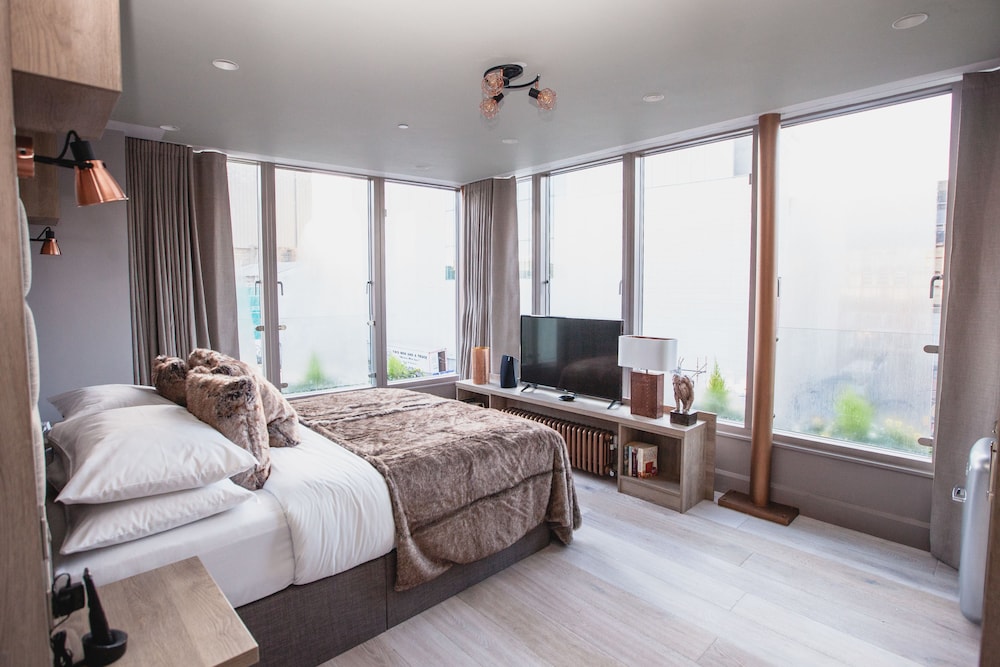 Penthouse photo 1