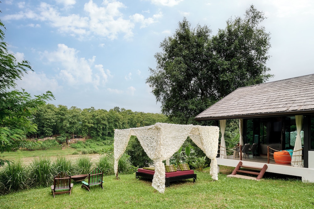 River Suite (private garden)