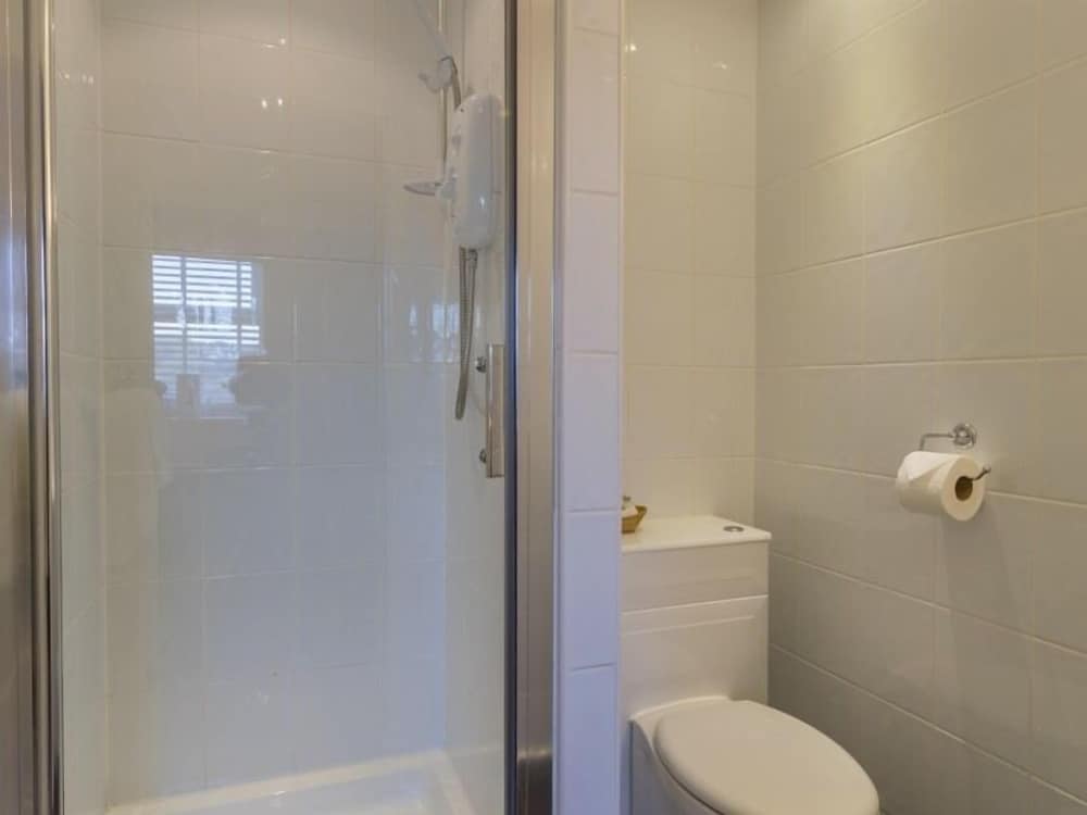 Standard Twin Room, Ensuite - Photo 2