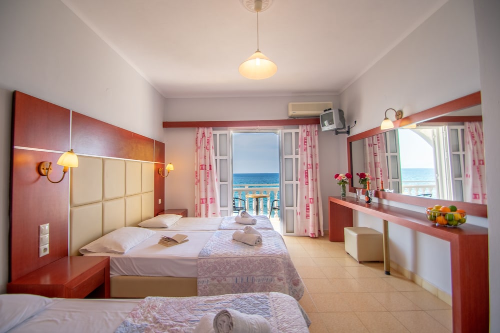 Standard Triple Room, Sea View