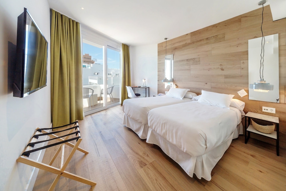 Double Room Single Use, Balcony, Partial Sea View