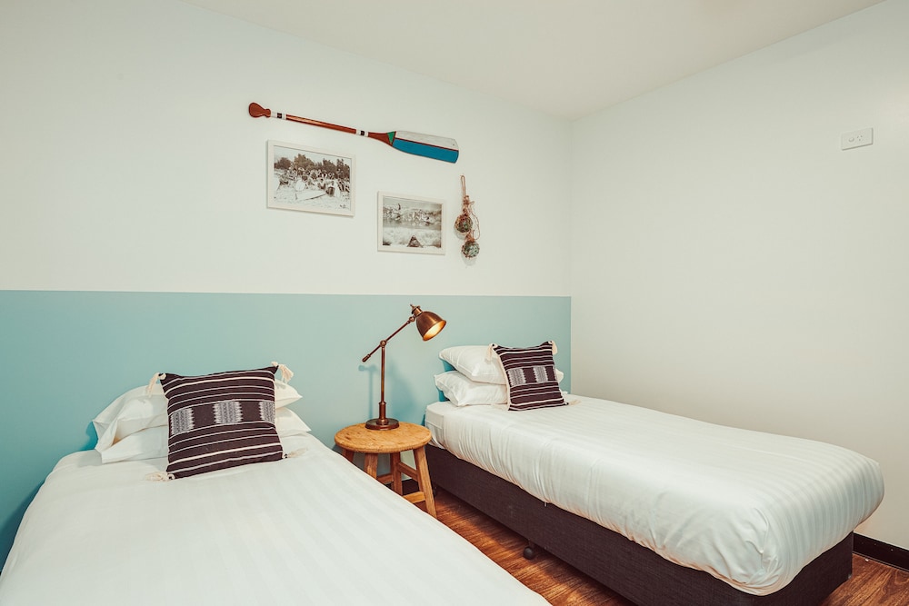 Twin Room with shared Bathroom