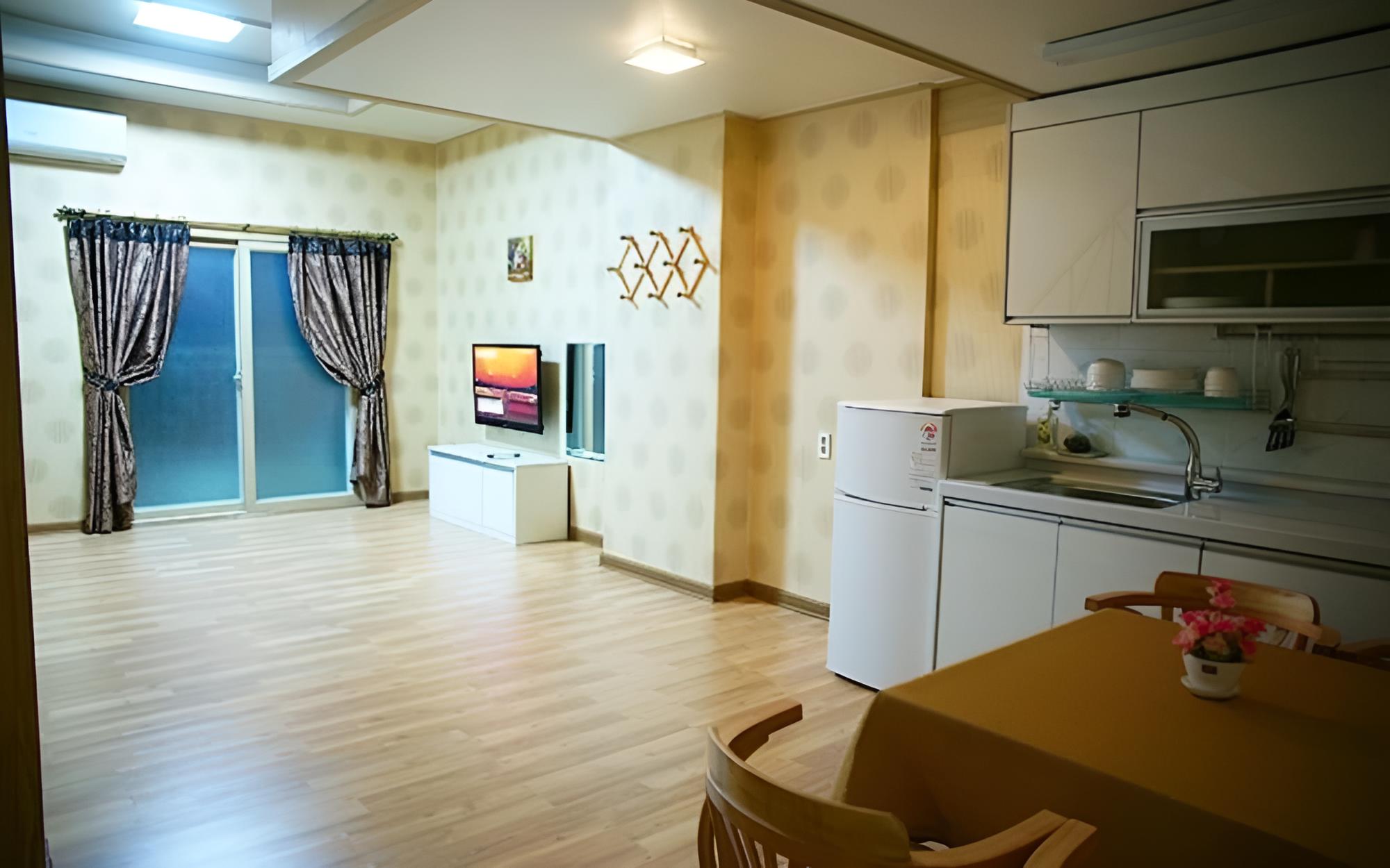 Room (60m Duplex - Room 307) - Photo 2