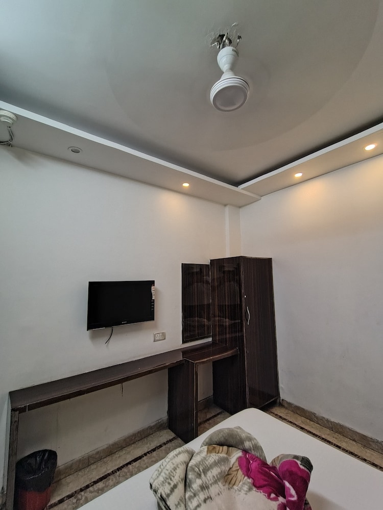 Classic Single Room