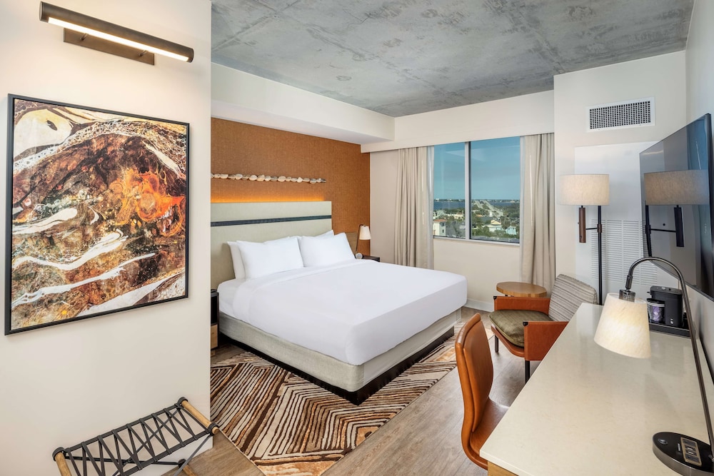 Classic Room, 1 King Bed, Accessible (Water View, Hearing) - Photo 2