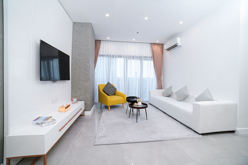 3 bedroom Executive Suite - Photo 4