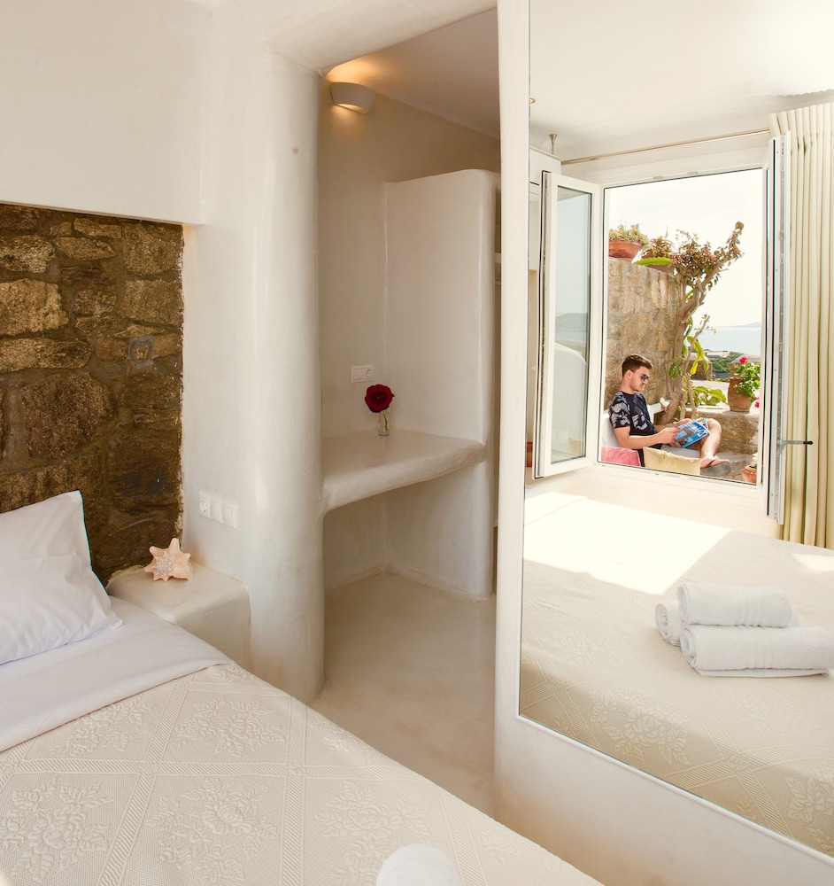 Deluxe Studio (Ground Floor, 2 Adults) photo 2
