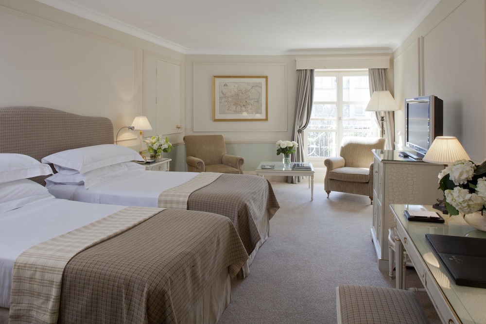 Superior Twin Room (Garden Wing)