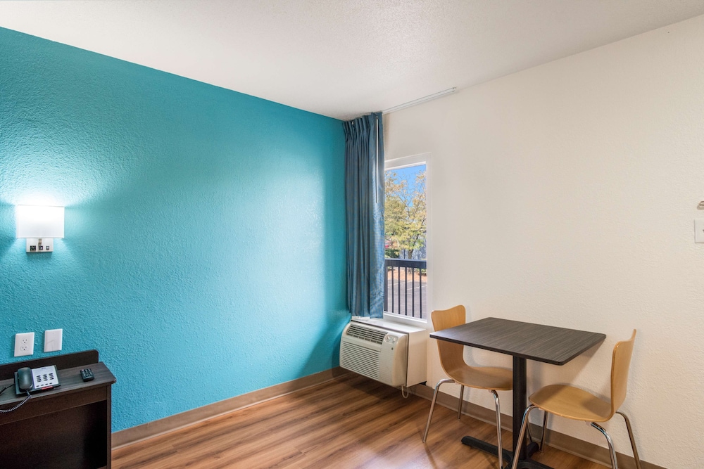Deluxe Double Room, 1 King Bed, Accessible, Non Smoking photo 3