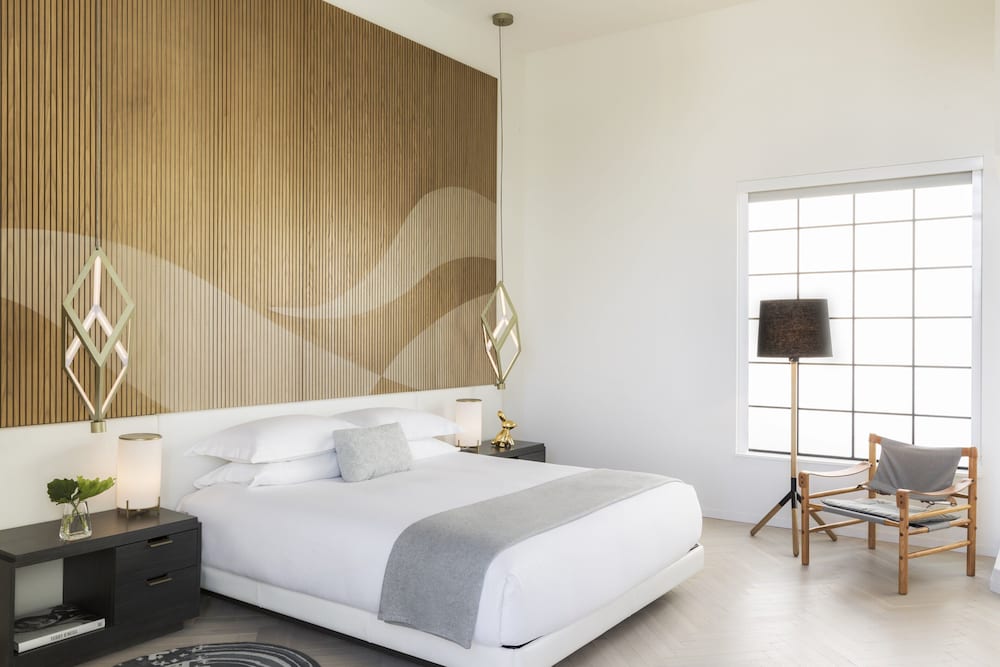 Suite, 1 King Bed (Design)
