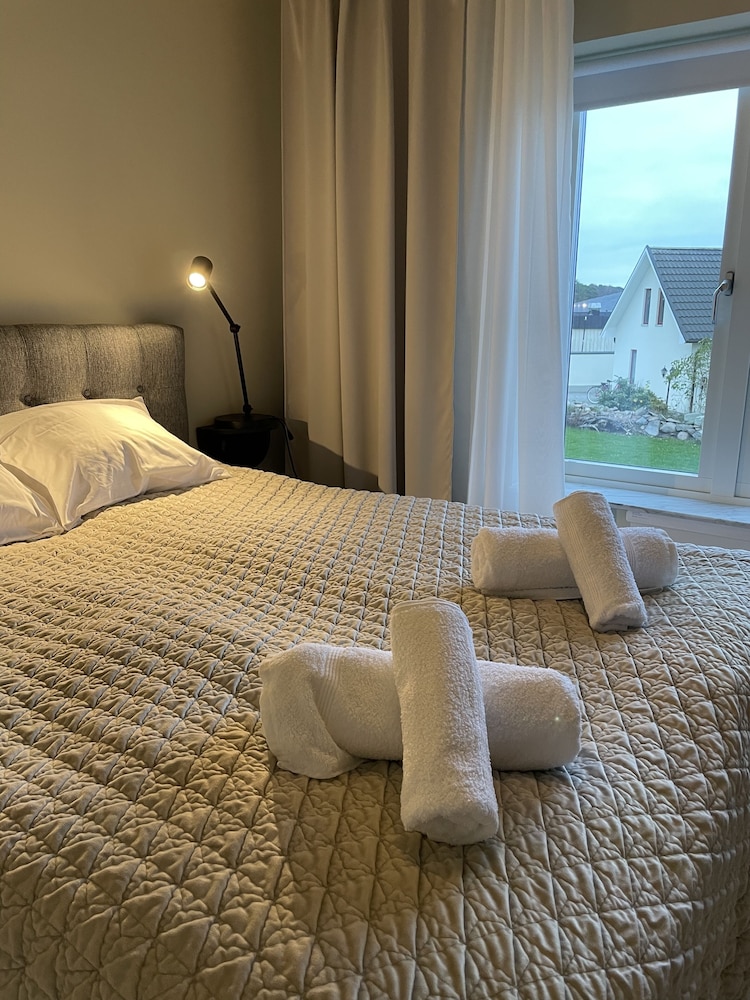 Single Room (Bathroom in separate room) (1009)