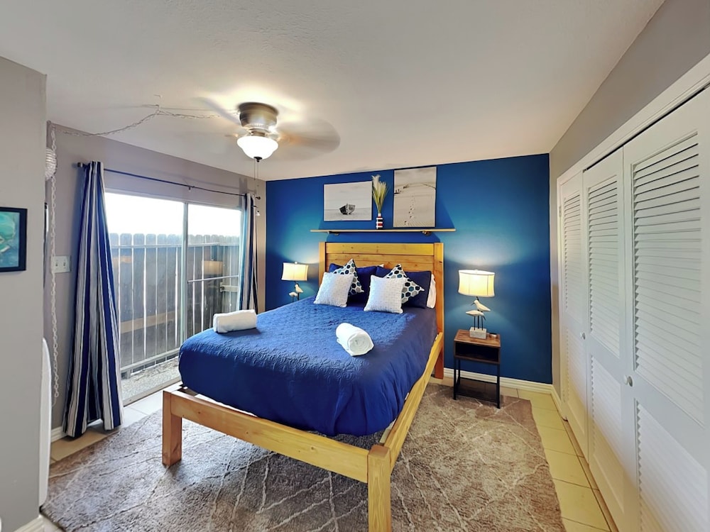 Condo (2 Bedrooms) photo 3