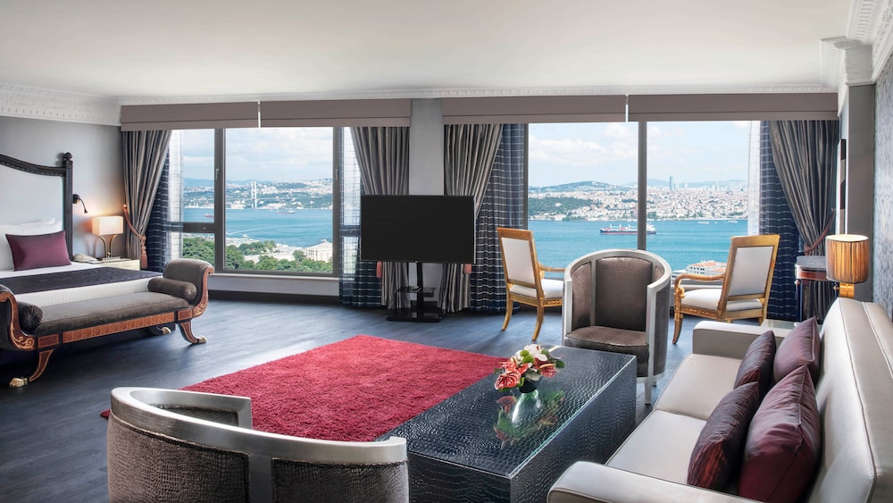 Premium Room, 1 King Bed, Club Lounge Access, Sea View