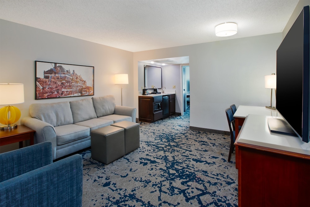 Suite, 2 Double Beds, Accessible, Bathtub (Mobility & Hearing) - Photo 4