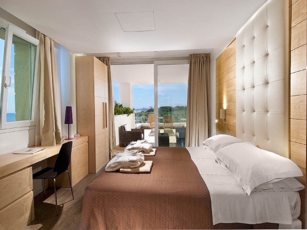 Suite - Photo 2