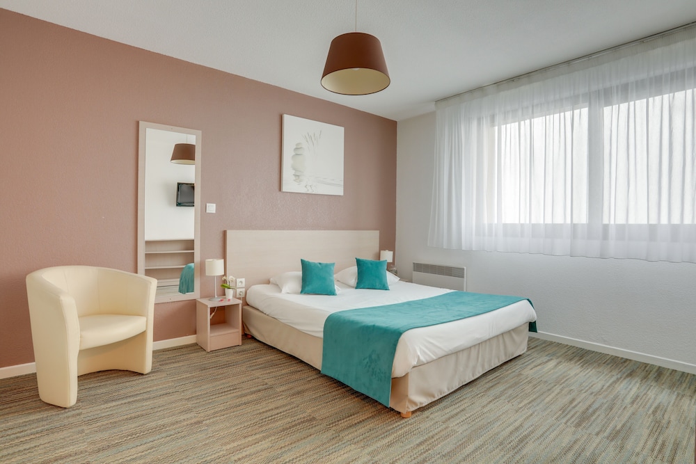Superior Studio, 1 Queen Bed, Sea View - Photo 1