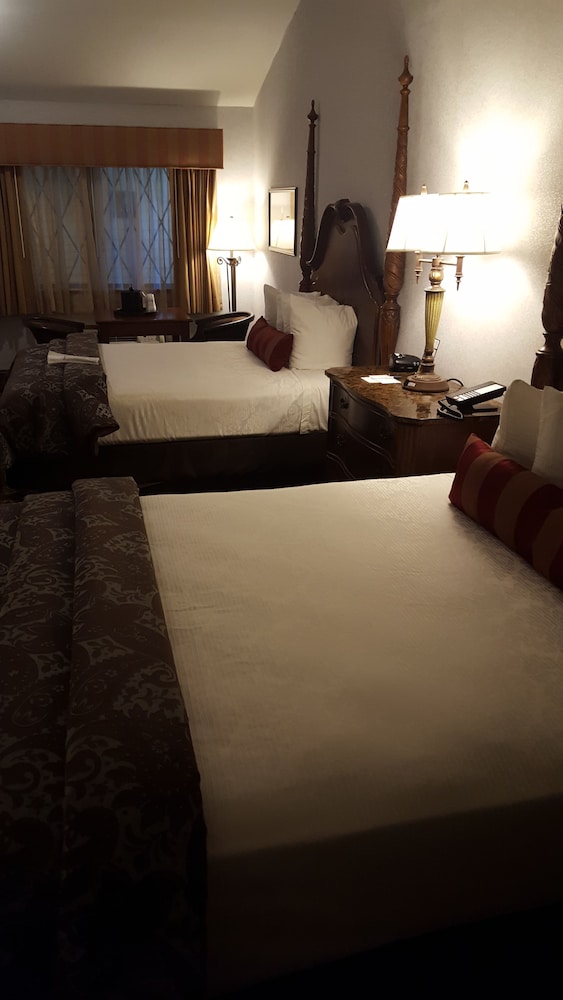 Suite, Multiple Beds, Non Smoking, Courtyard Area (with Sofabed) - Photo 5