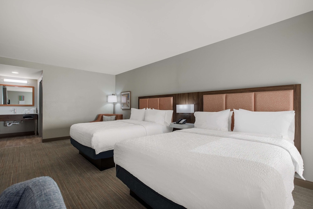 Suite One King Bed - Photo 3