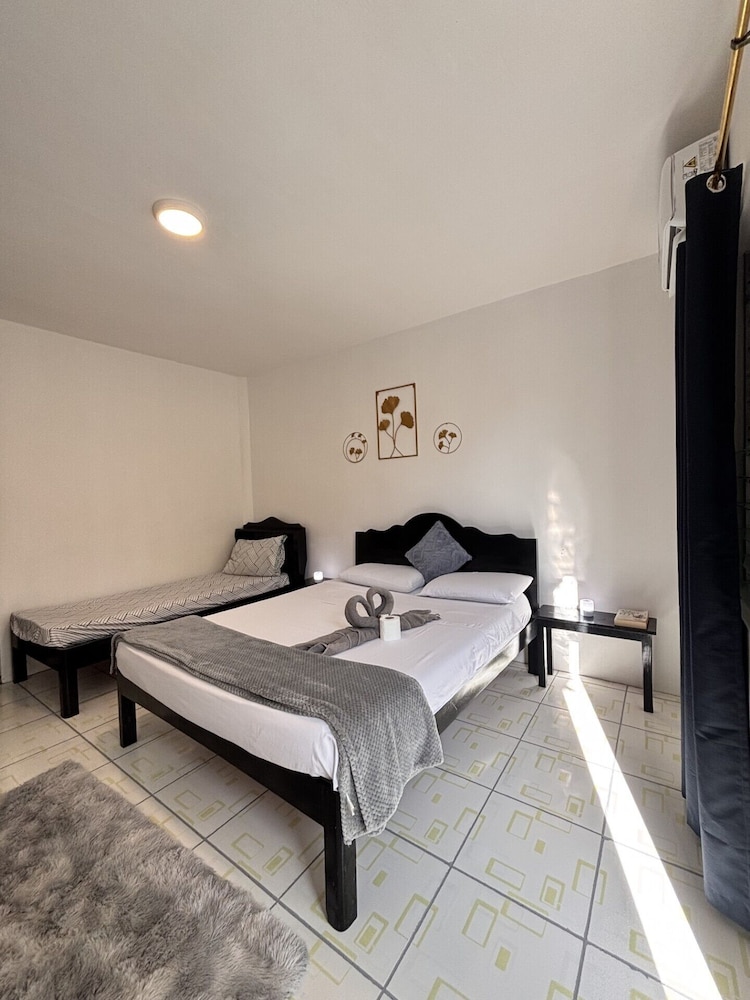 Deluxe Room - Photo 4