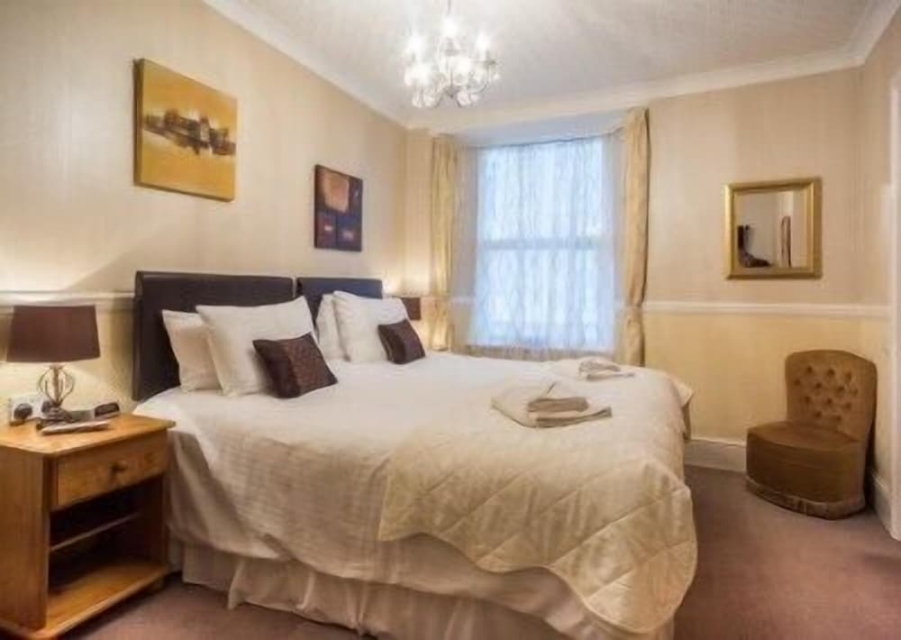 Superior Double or Twin Room photo 2