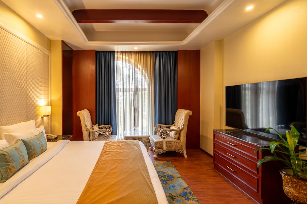 Royal Suite - Photo 1