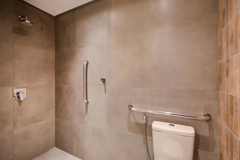Deluxe Double Room, Accessible - Photo 3