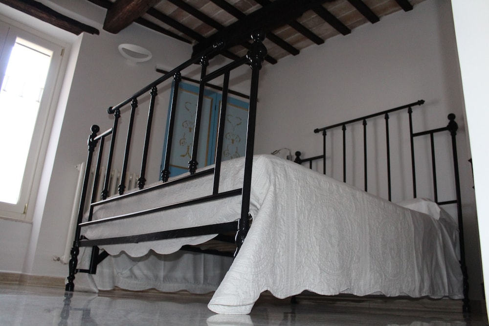 Comfort Apartment, Shared Bathroom, Courtyard View