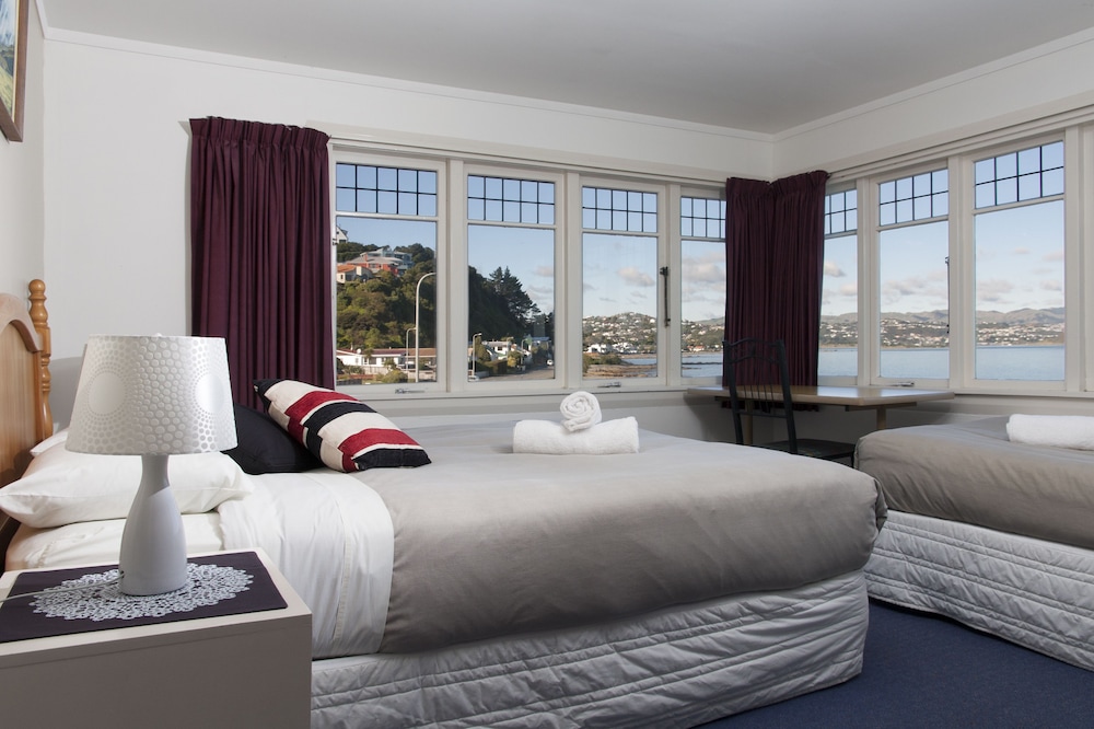 Twin Ocean View Room (Shared Bathroom) photo 2