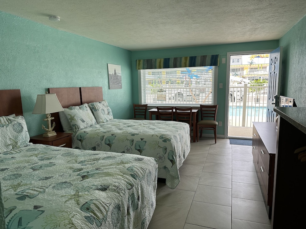 Traditional Room, 2 Double Beds, Kitchenette photo 2