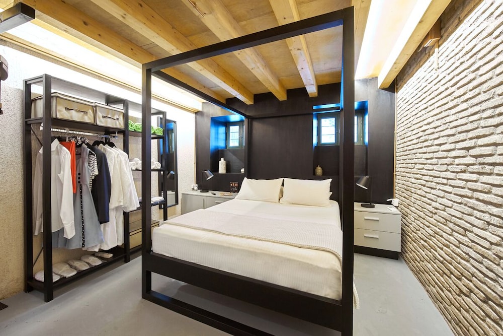 Deluxe Residence