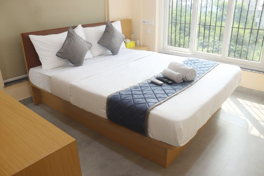 Deluxe Double Room, 1 Queen Bed, City View