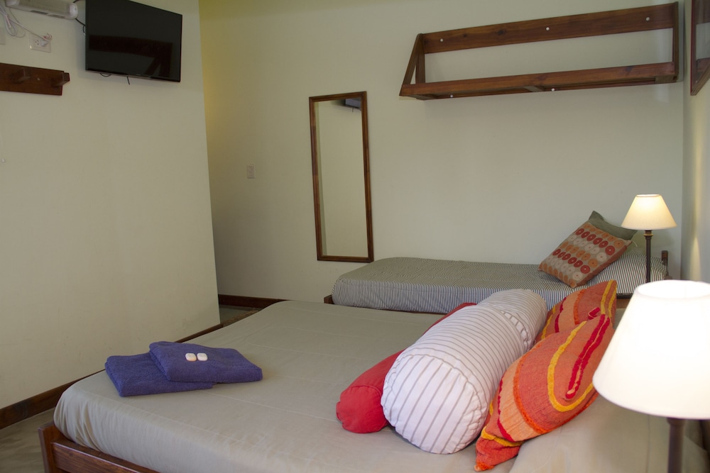 Quadruple Room, Multiple Beds, Private Bathroom photo 2