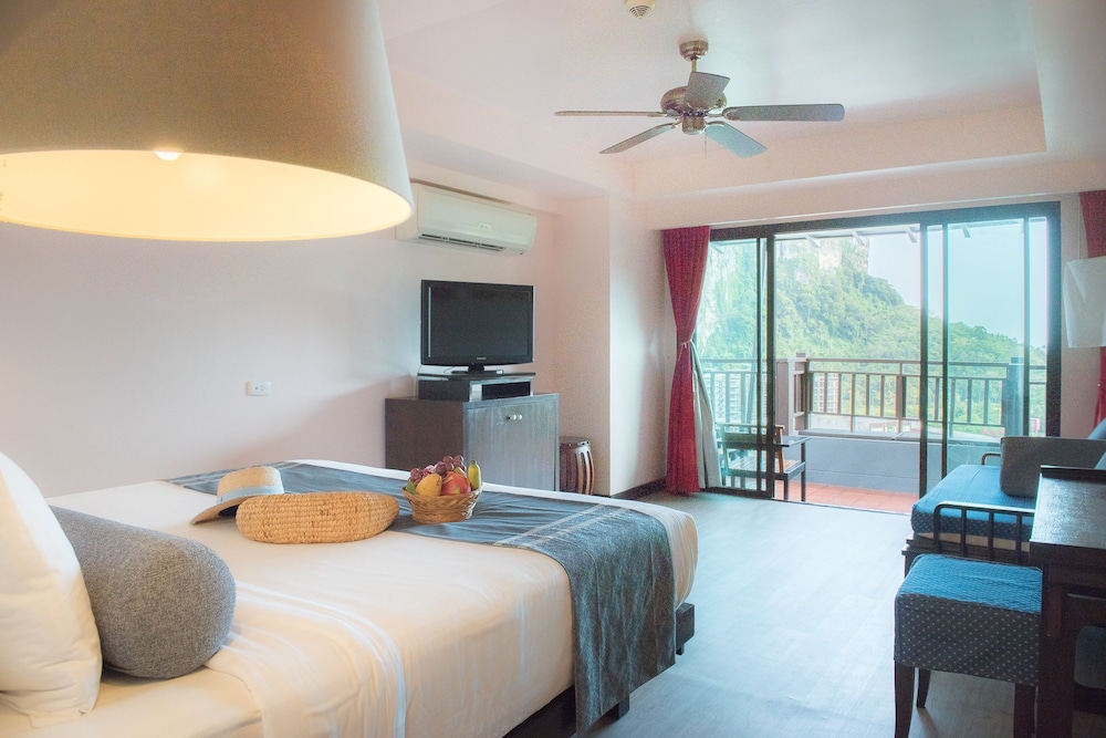 Deluxe Room - Photo 8